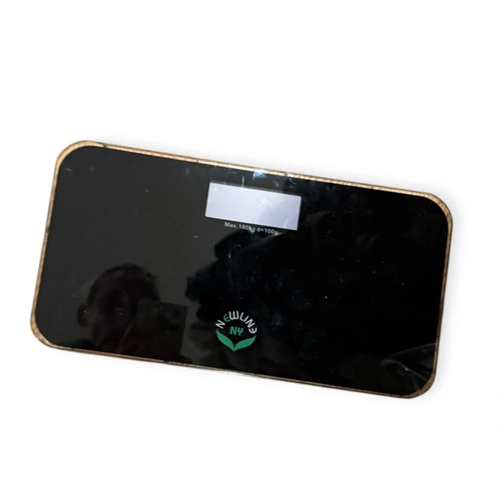 NEWLINE Sleek Black Digital Scale Battery Operated